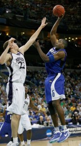 Anthony Tolliver (.dir) em jogo pela Universidade Creighton(Photo by Chris Graythen/Getty Images)
