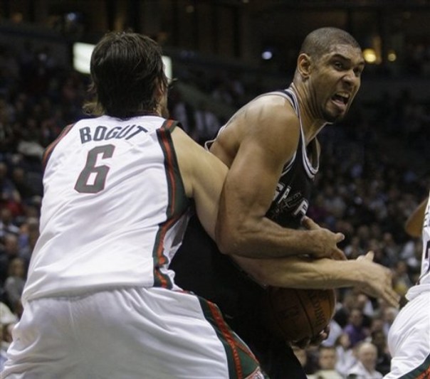 Spurs Bucks Basketball sportsline.com