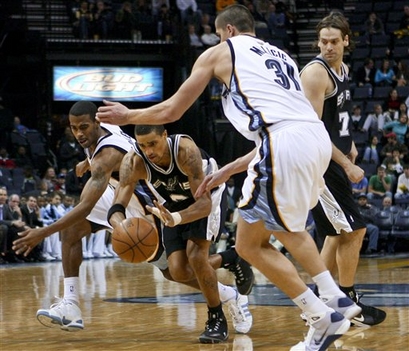 Cestinha, George Hill passa pelo amigo Mike Conley