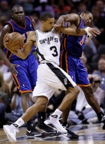 George Hill jogou bem e deve ser mantido como titular (Photo by D. Clarke Evans/NBAE via Getty Images)