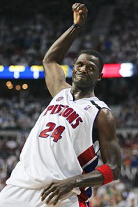 tx_mcdyess-getty Spurs corre atrás de outro veterano; será essa a solução?