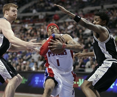 Mesmo bem marcado, Allen Iverson conseguiu um de seus melhores desempenhos da temporada (Fonte: yahoo.com)