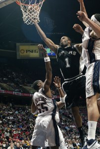 Malik Hairston jogou pouco, mas conseguiu bela enterrada (yahoo.com)