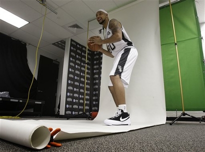 SpursGooden Basketball Gooden (direita) rejeitou o Lakers para jogar no Spurs (AP Photo)