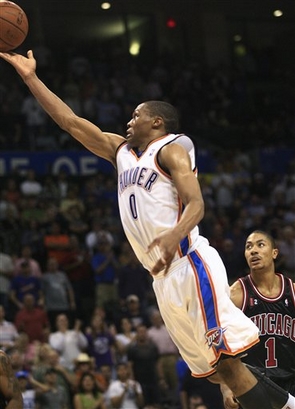 Rookie, Westbrook vem correspondendo as espectativas na temporada. (Foto por Ron Turenne/NBAE via Getty Images)