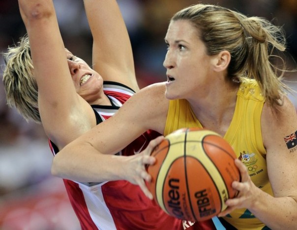 Belinda Snell (.dir) chega para ajudar o elenco na busca pelo título de 2009