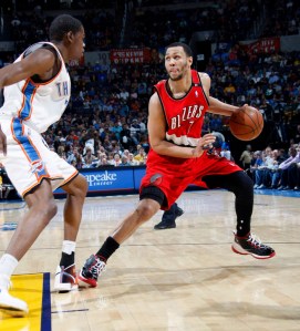 Roy lidera a equipe em mais um triunfo (Photo by Layne Murdoch/NBAE via Getty Images)