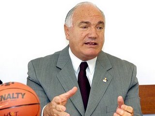 Muito contestado, Grego finalmente deixa cargo na CBB