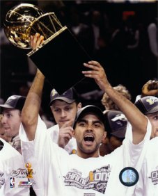 Parker conhece o gostinho de levantar um título da NBA; ano que vem San Antonio voltará com tudo?