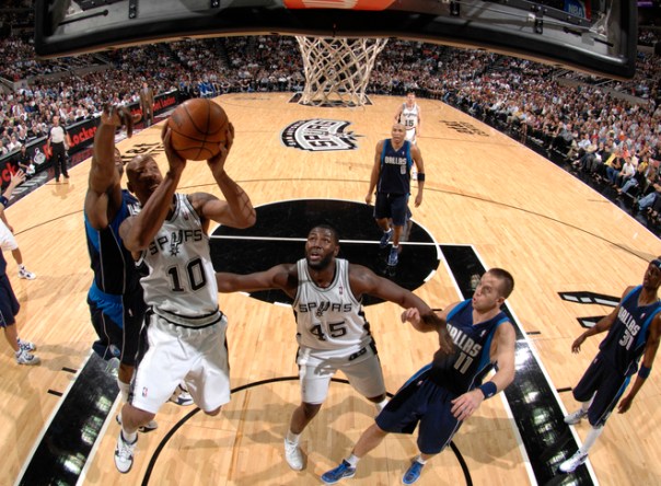 90040820CE001_MAVS_SPURS