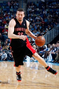 90040776LM022_RAPTORS_HORNETS