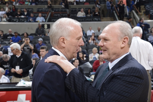 Gregg Popovich e George Karl: duelo de gigantes (NBAE/Getty)
