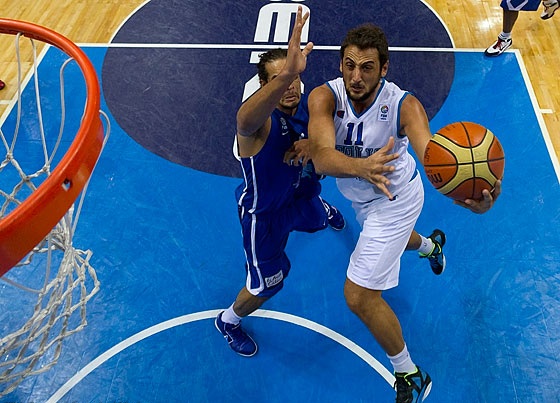 Belinelli em ação pela Itália (FIBA Europe/Castoria/Metlas)