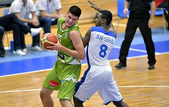 Jean-Charles teve grande atuação contra a Eslovênia (Fiba Europe/Castoria/Marchi)