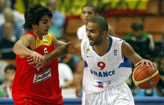 Parker se lesionou em partida contra a Espanha (Fiba Europe/Castoria/Metlas)