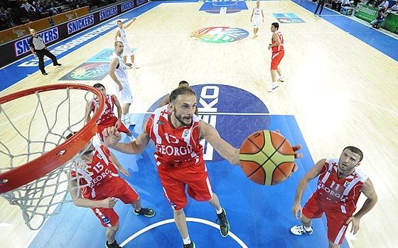 Sanikidze é uma máquina de coletar rebotes (Fiba Europe/Castoris/De Massis)