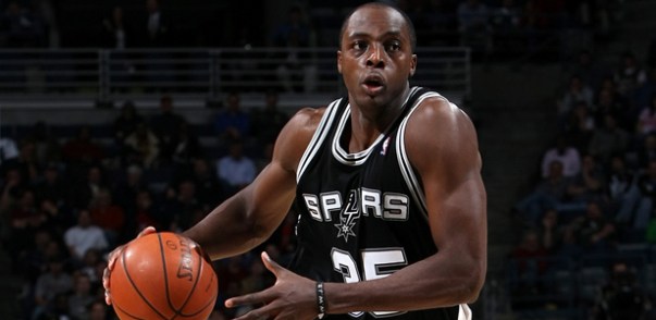 Tolliver jogou pelo Spurs em 2008 (Gary Dineen/NBAE via Getty Images)