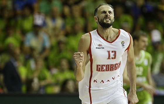 Sanikidze vai jogar no basquete espanhol (FIBA Europe/Castoria/Podlewski)
