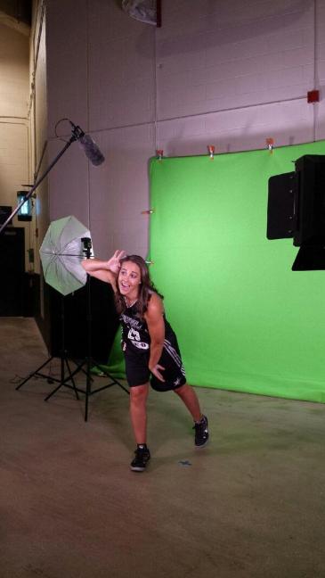 Becky Hammon no Media Day de 2014 do San Antonio Stars (Twitter)