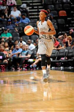 Danielle Robinson é sinônimo de evolução (D. Clarke Evans)