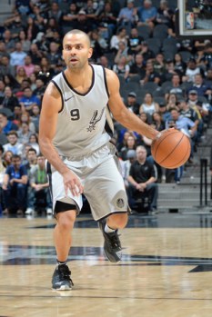 Dallas Mavericks v San Antonio Spurs